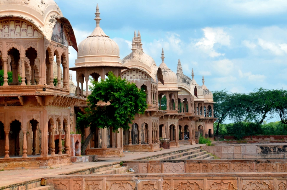 Balanced Darshan in Mathura